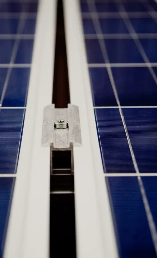 Effizientes Solarpanel zur nachhaltigen Energiegewinnung, Sonnenenergie nutzen, umweltfreundliche Technologie für Ihr Zuhause.